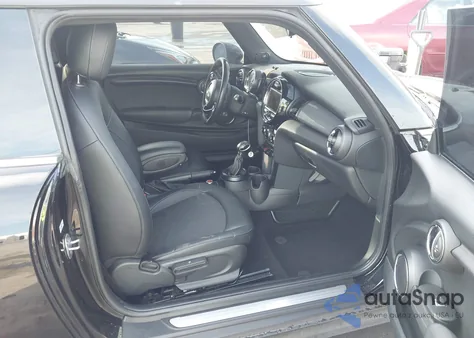 2017 Mini Hardtop Cooper из США, поврежденный, VIN WMWXP5C30H2F61330